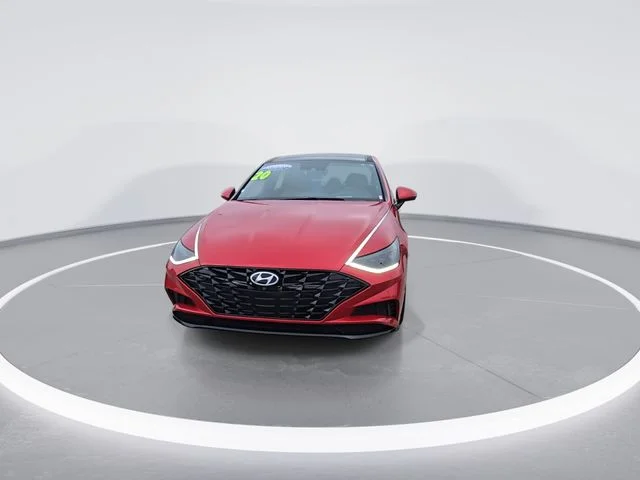 Used 2020 Red Hyundai Limited image 3