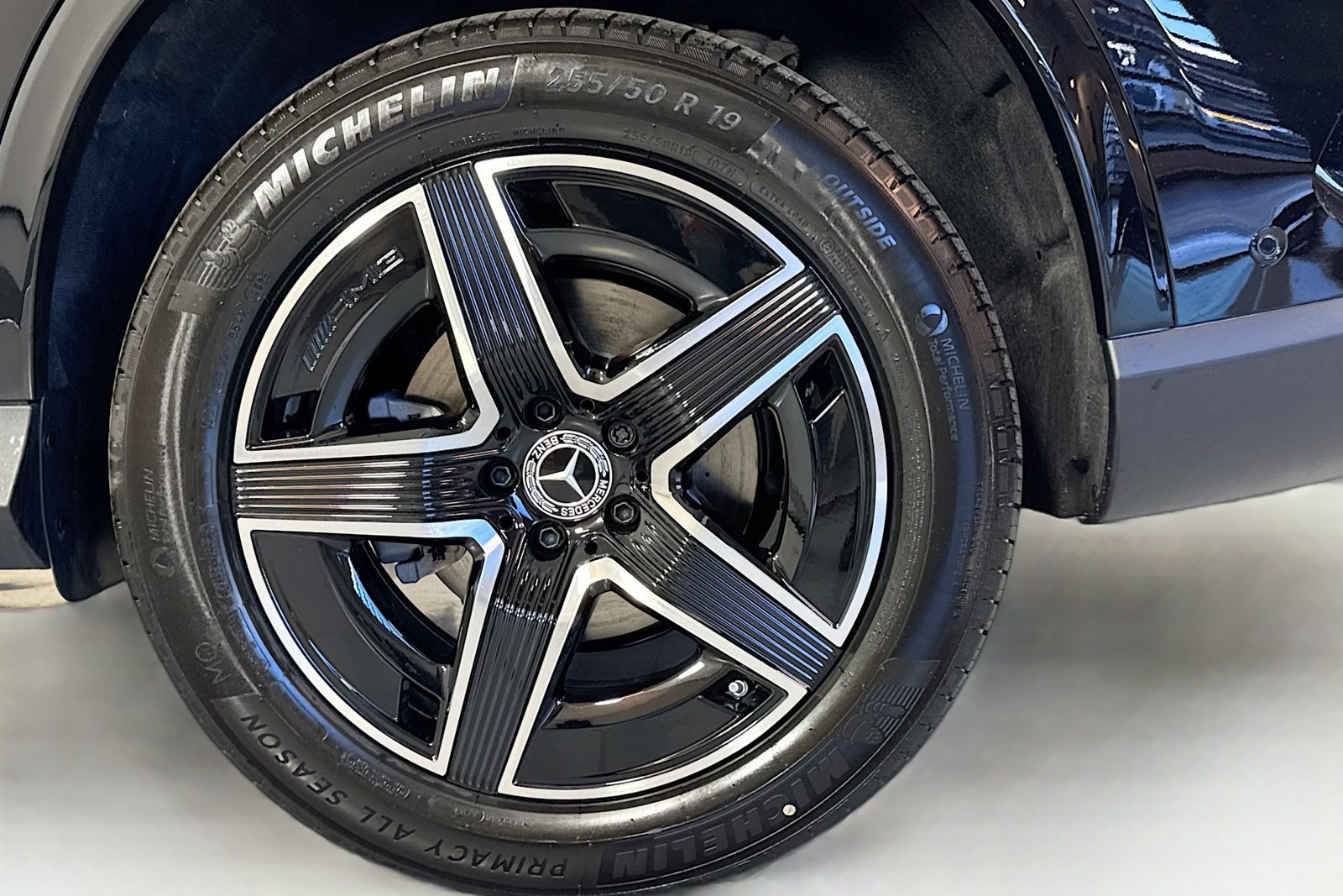 New 2026 Black Mercedes-Benz GLC 300 image 29