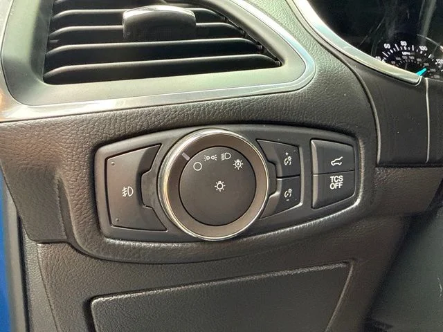 Used 2020 Blue Metallic Ford Titanium image 25