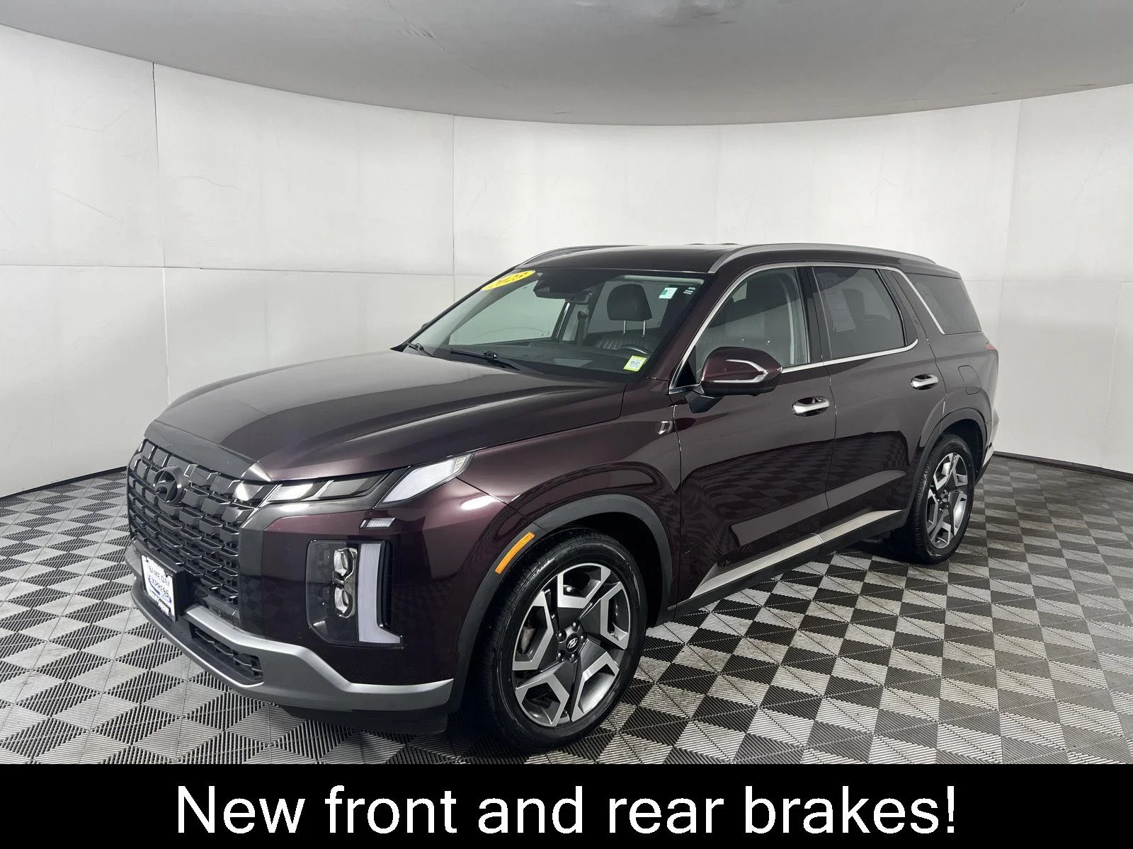 Used 2023 Sierra Burgundy Hyundai Limited image 4