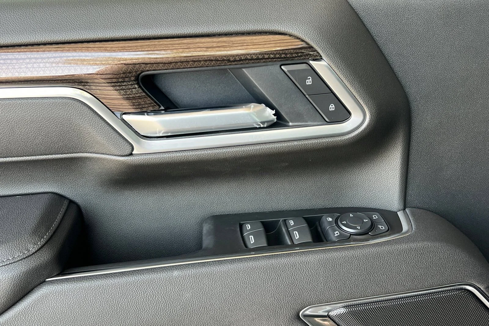 New 2026 Sterling Gray Metallic Chevrolet LT image 11