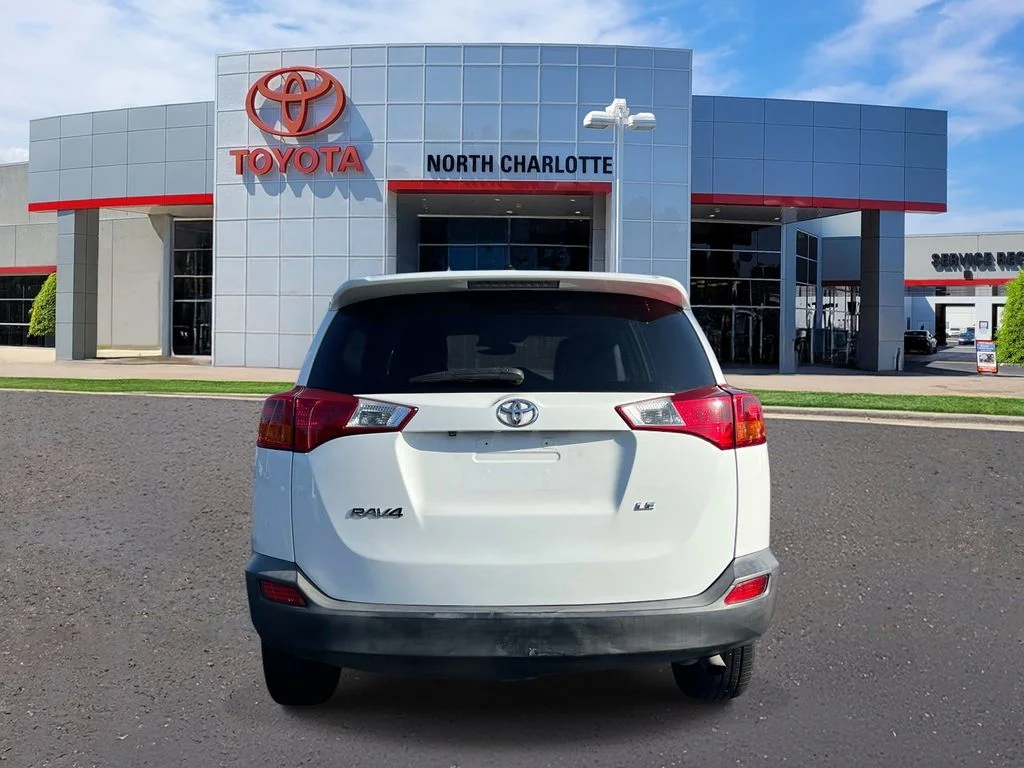 Used 2015 White Toyota LE image 5
