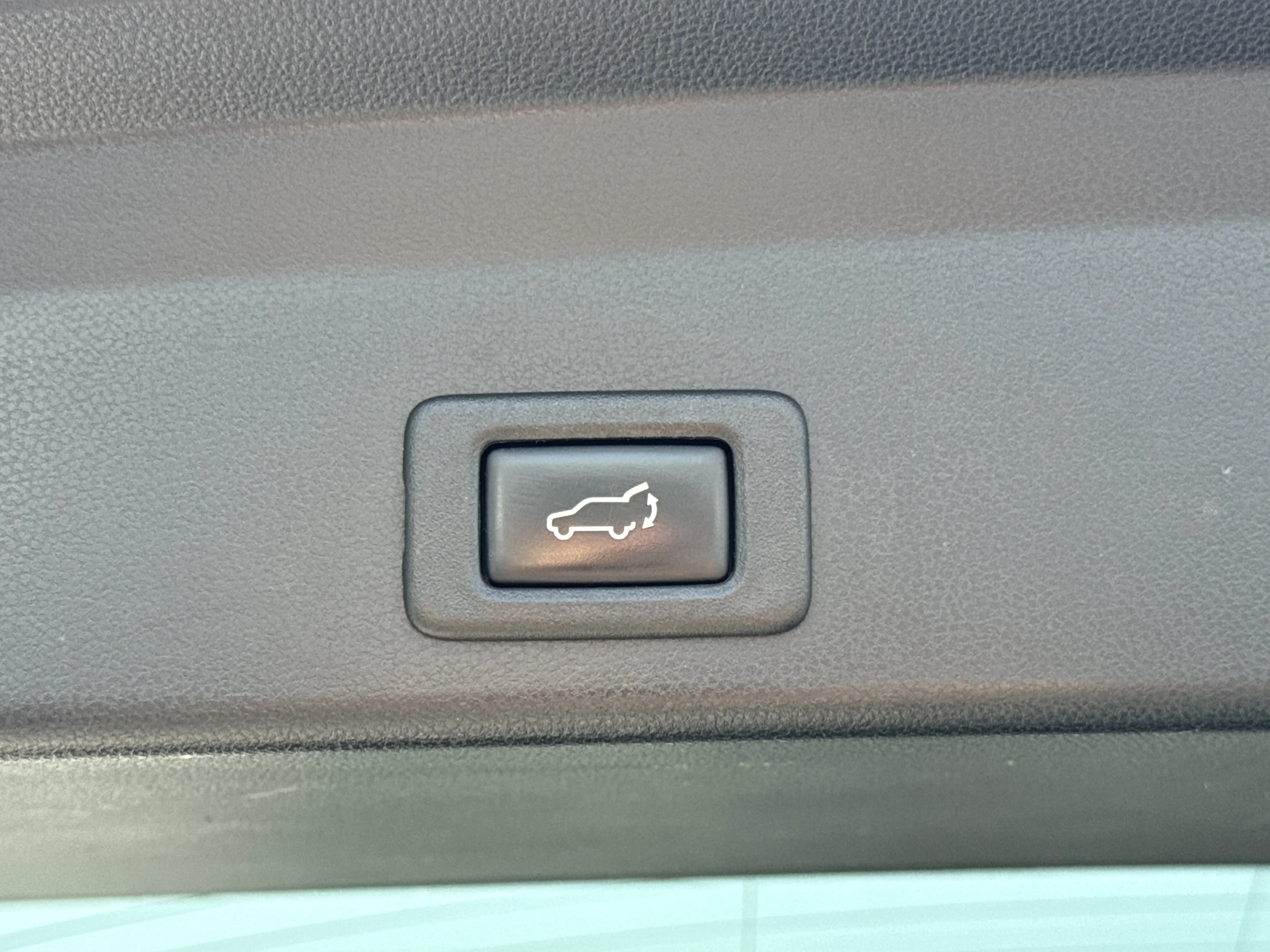 Used 2019 Crystal White Pearl Subaru Touring AWD image 13