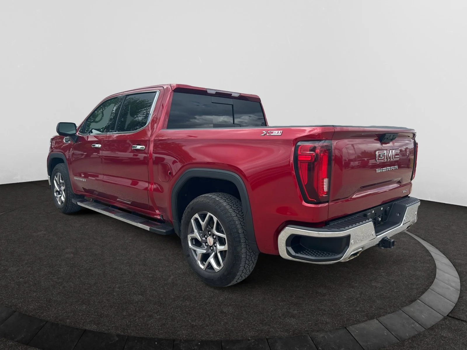 Used 2024 Red GMC SLT Crew Cab image 3