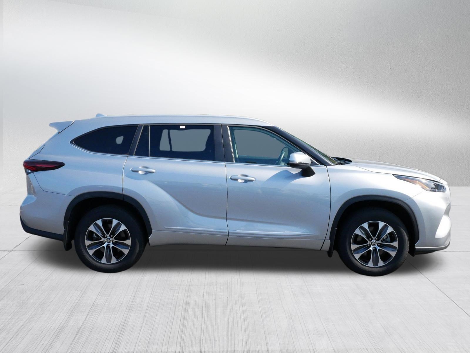 Certified Used 2025 CELESTIAL SILVER Toyota XLE image 8