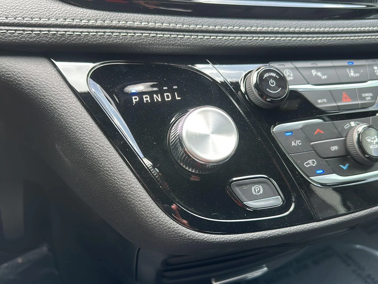 2026 Chrysler Pacifica Select - Photo 24