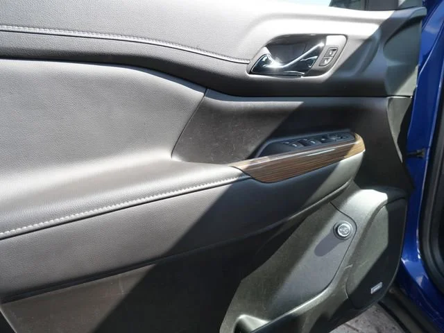 Used 2023 Ultra Blue Metallic GMC SLE image 12