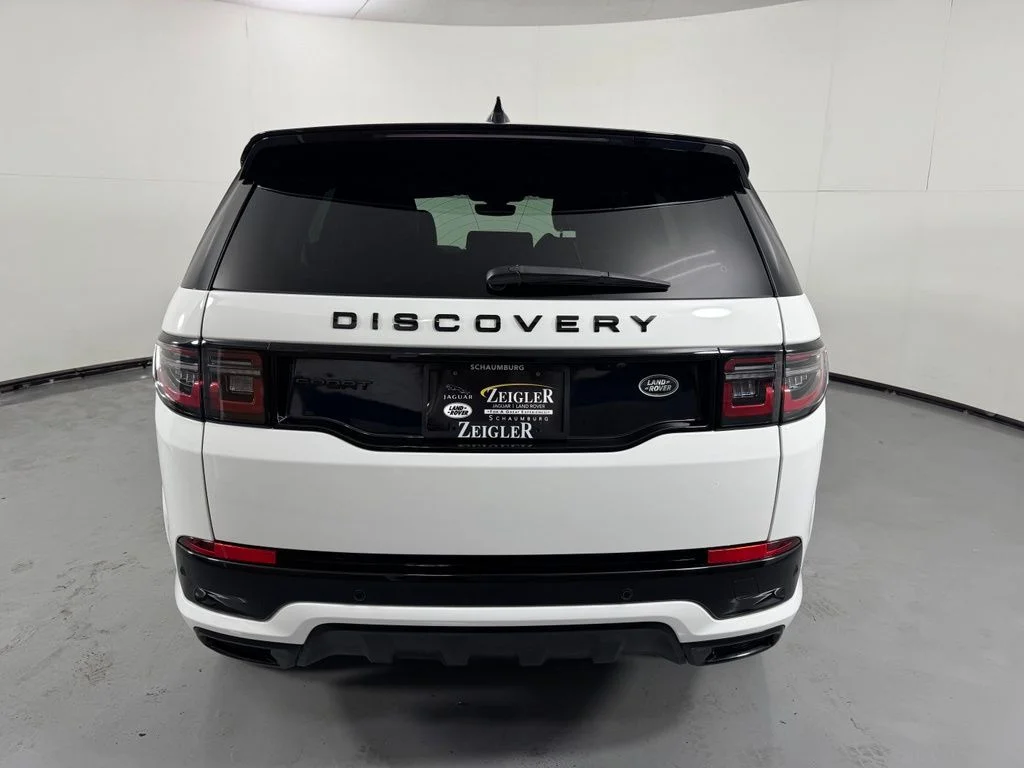 Used 2022 Fuji White Land Rover S R-Dynamic image 8