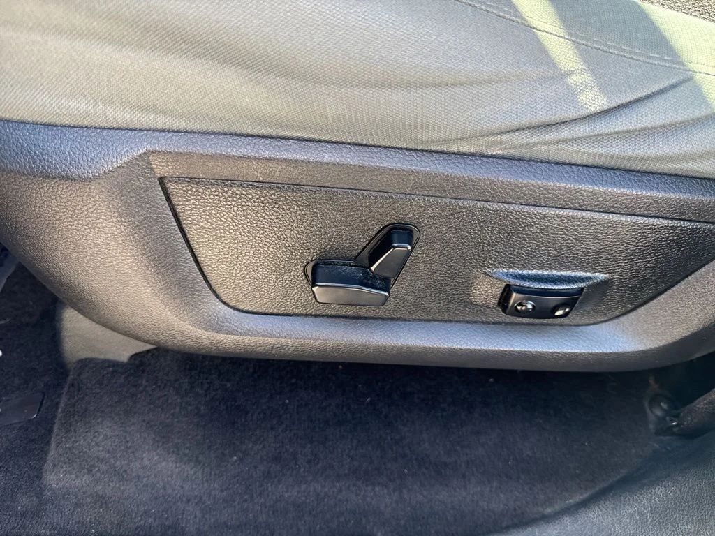 Used 2017 Silver Ram Big Horn image 16