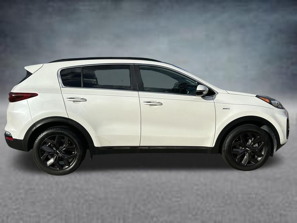 Used 2020 White Kia S image 7