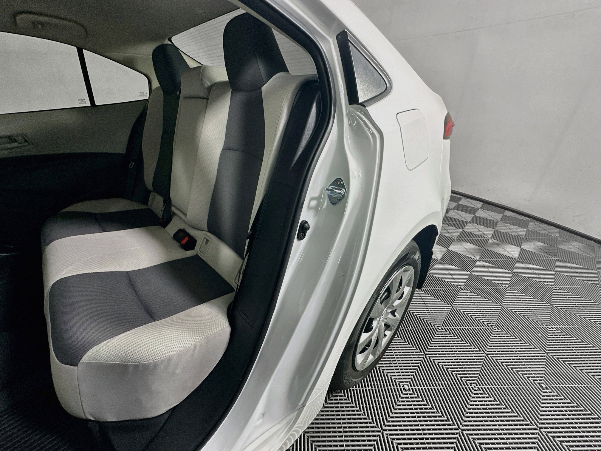 Certified Used 2025 Ice Toyota LE image 25