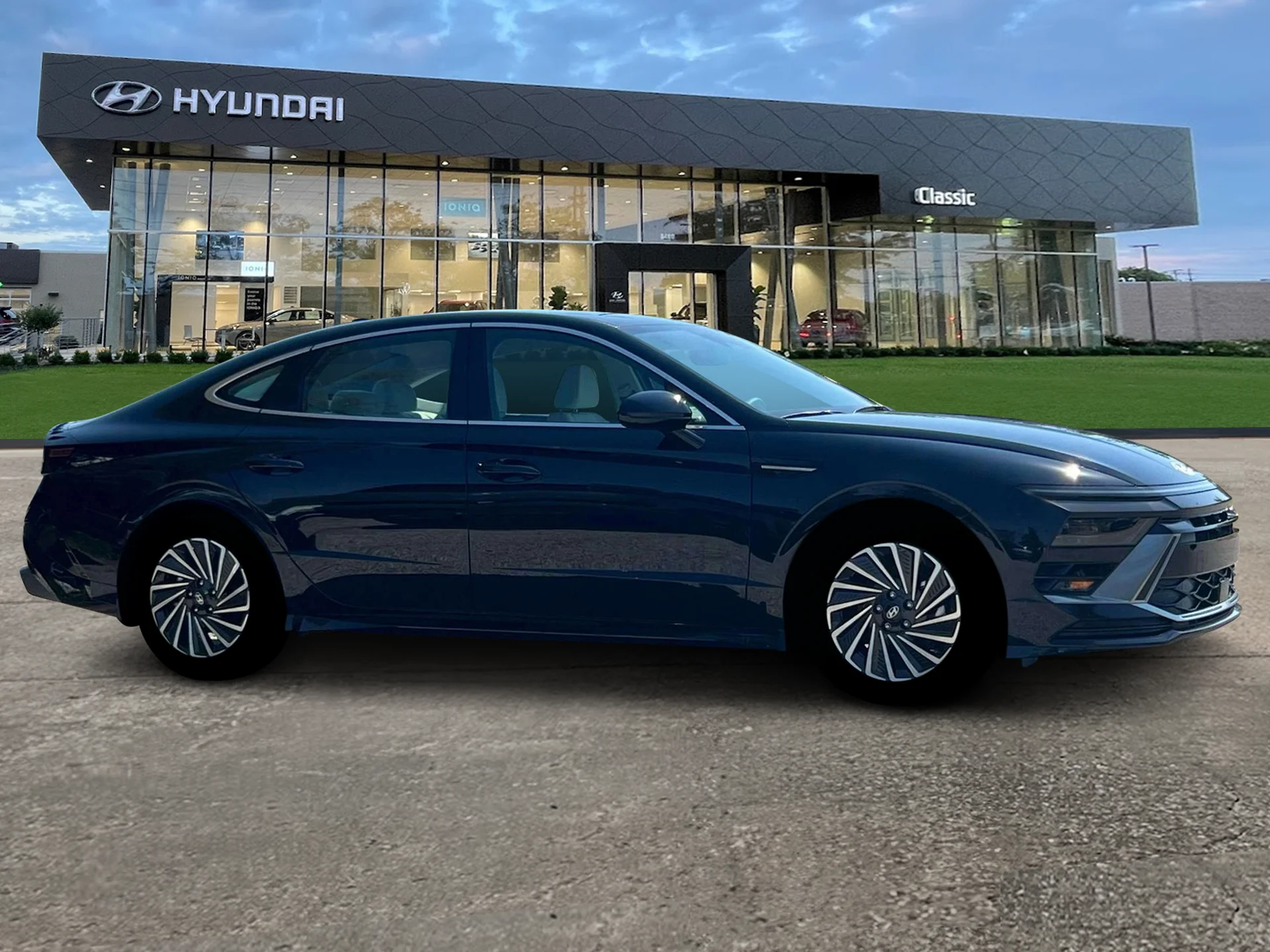 New 2025 Abyss Black Pearl Hyundai SEL image 10