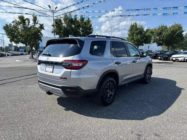 Used 2025 Lunar Silver Metallic Honda TrailSport image 4