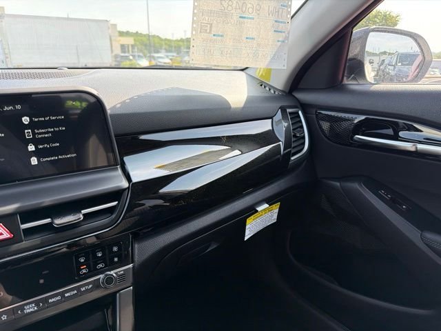 New 2026 White Kia S image 19