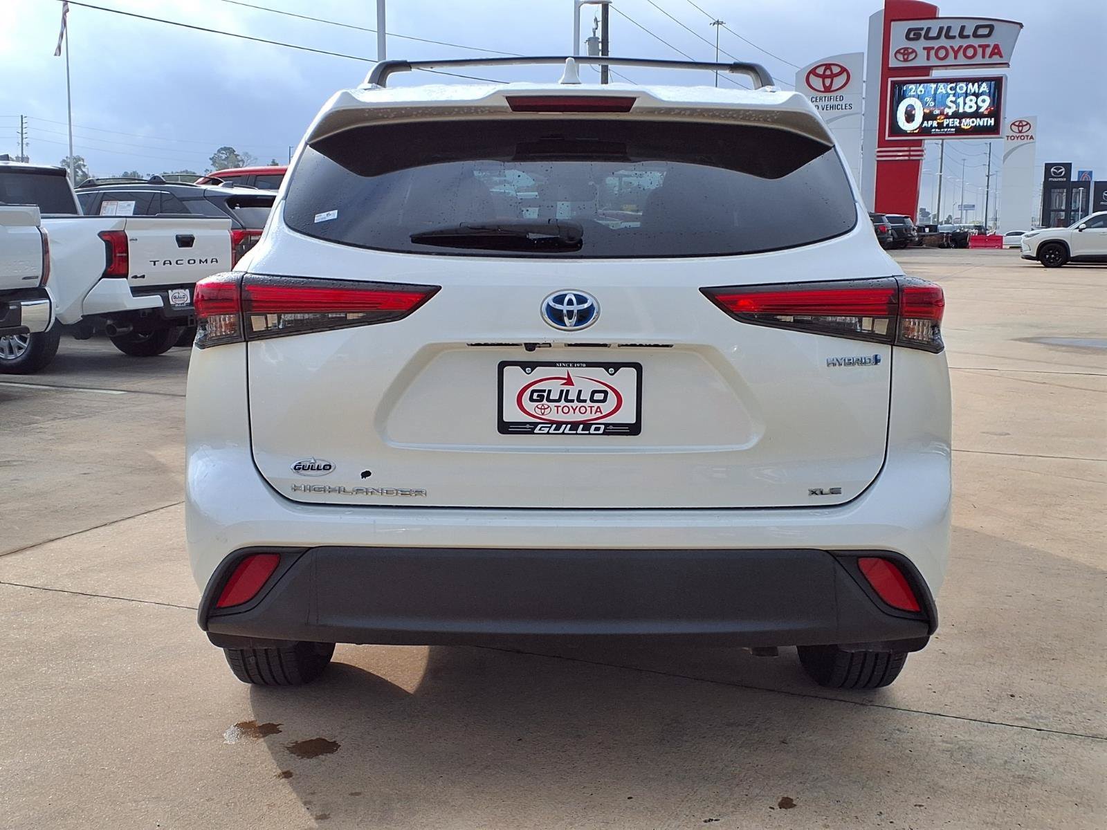 Certified Used 2020 Blizzard Pearl Toyota XLE image 7