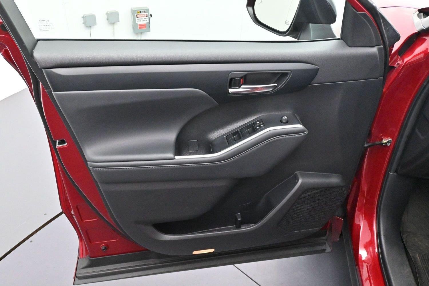 Used 2022 Ruby Flare Pearl Toyota XSE image 9