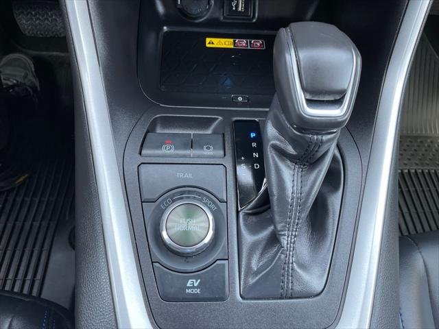 Certified Used 2024 MID BLCK/MAG GRAY Toyota  image 23
