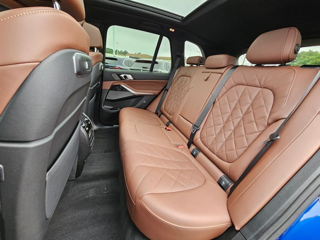 Used 2026 Marina Bay Blue Metallic BMW M60i image 22