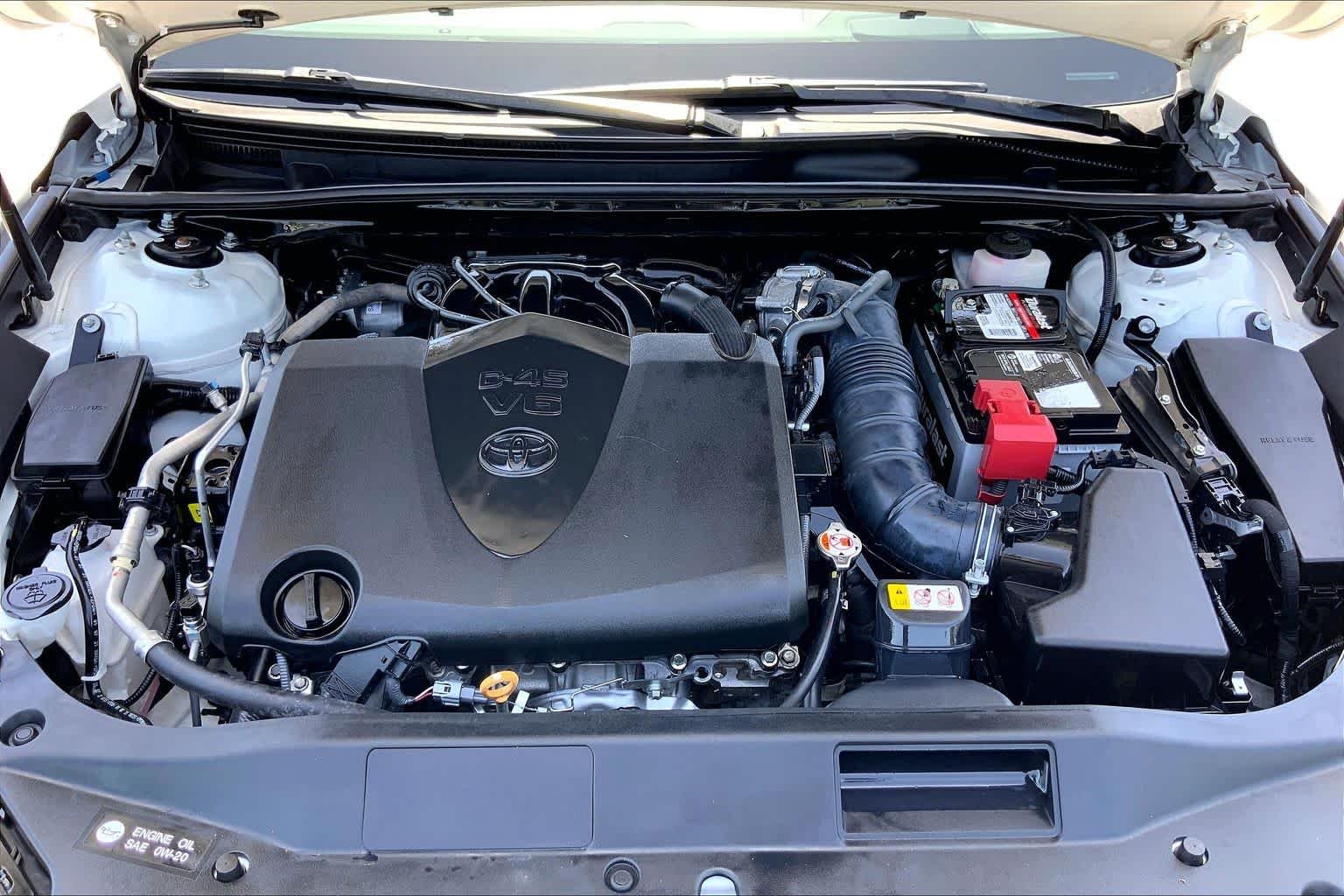 Used 2022 Wind Chill Pearl Toyota Limited image 31