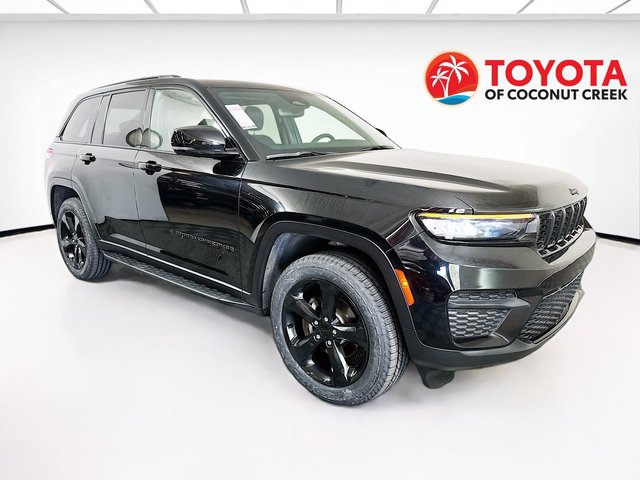 2023 Jeep Grand media 1