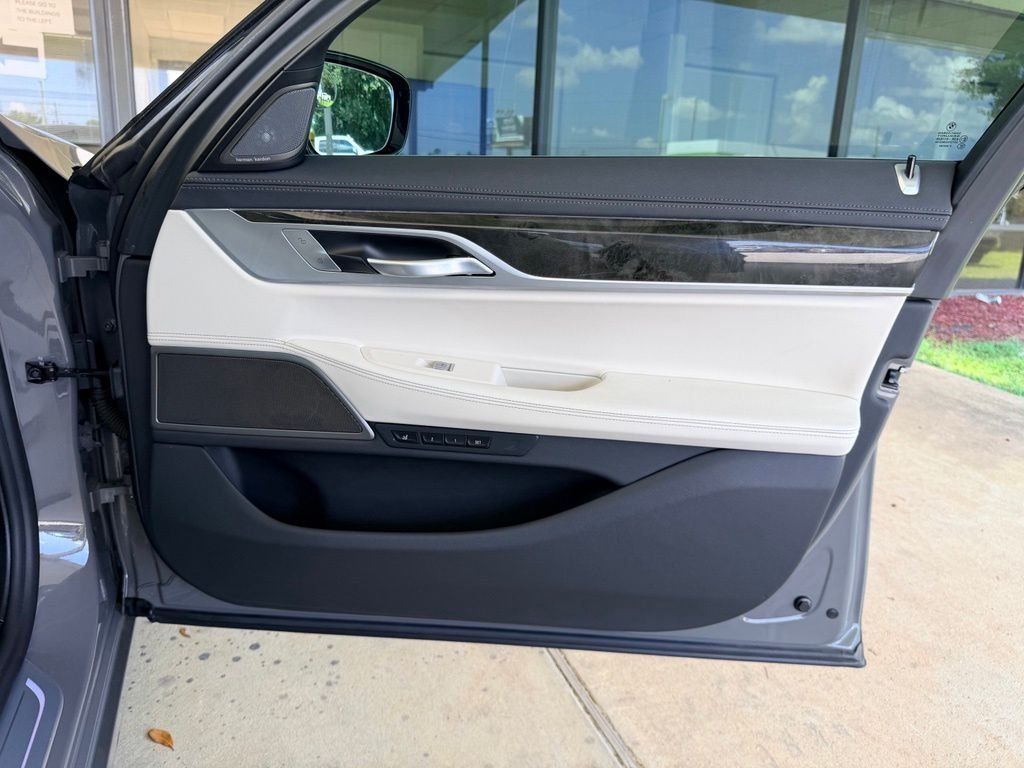 Used 2021 Gray BMW 740i image 38