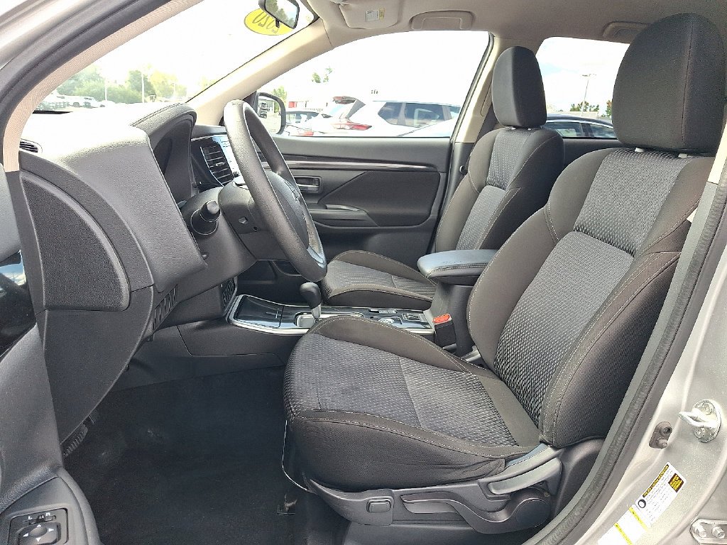 Used 2020 Silver Mitsubishi ES image 16