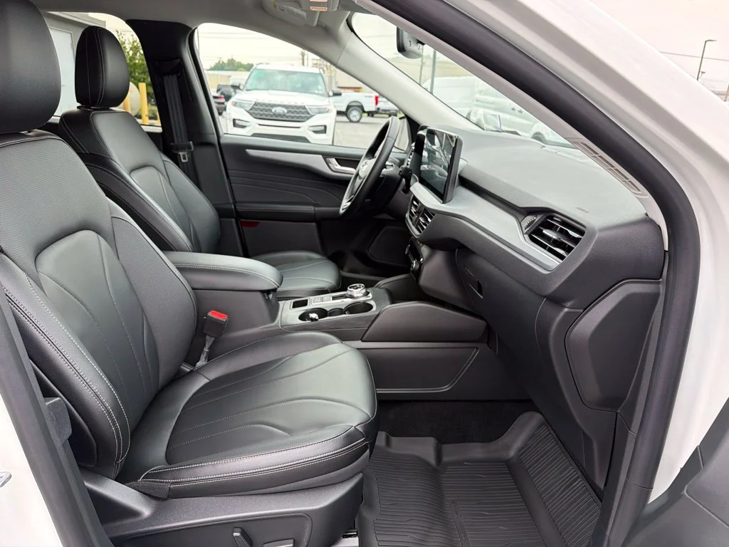 New 2025 Star White Metallic Tri-coat Ford Plug-in Hybrid image 20