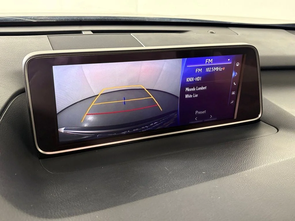 Used 2018 Silver Lexus 450hL Premium image 27