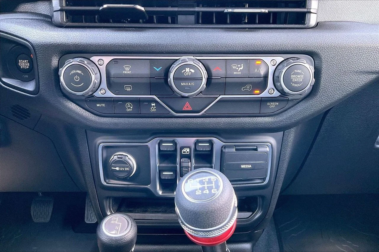 New 2026 Reign Jeep Sport S image 14