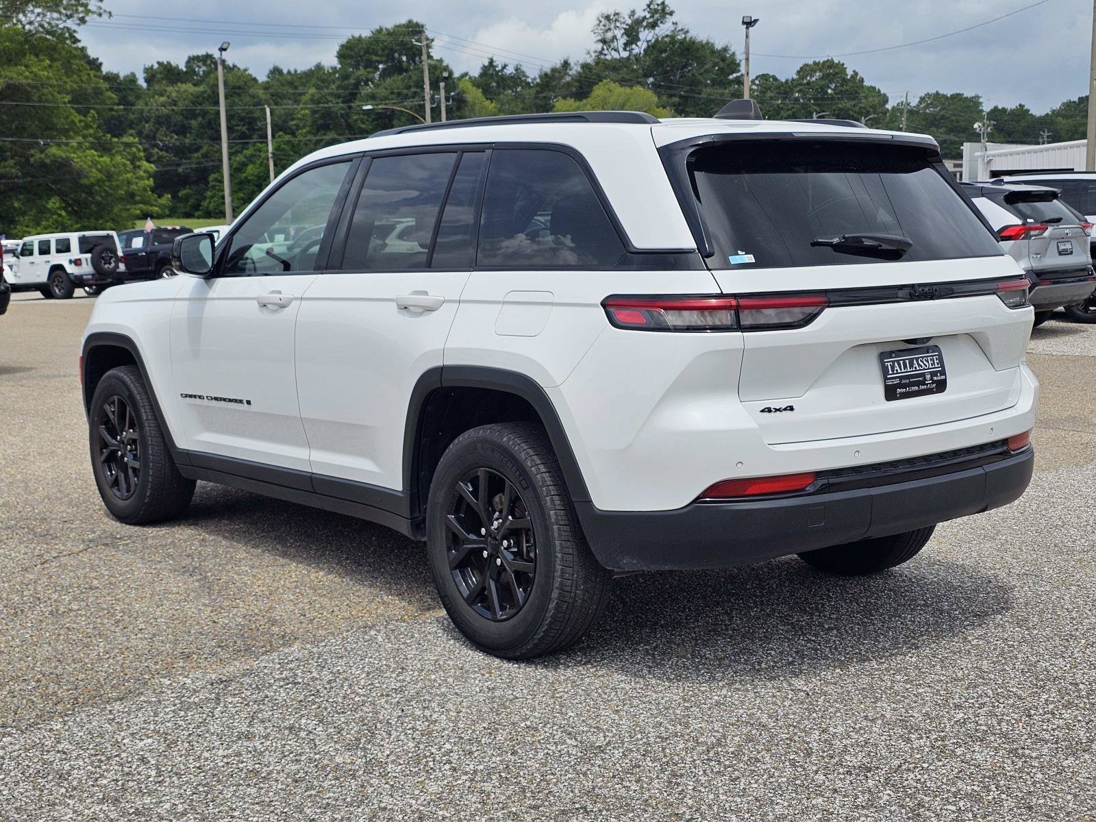 2024 Jeep Grand Cherokee Altitude - Photo 12