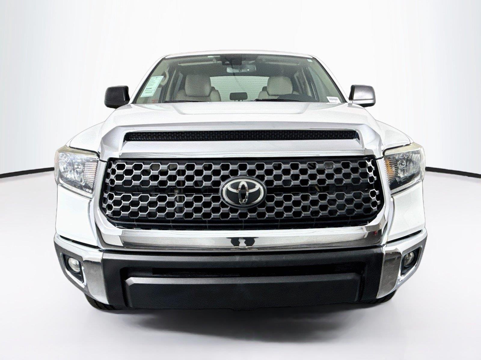 Used 2020 Super White Toyota SR5 image 7