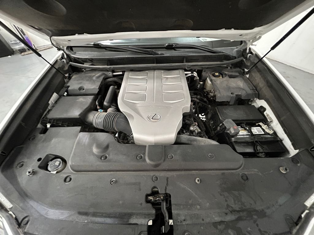 Used 2021  Lexus 460 Luxury image 21