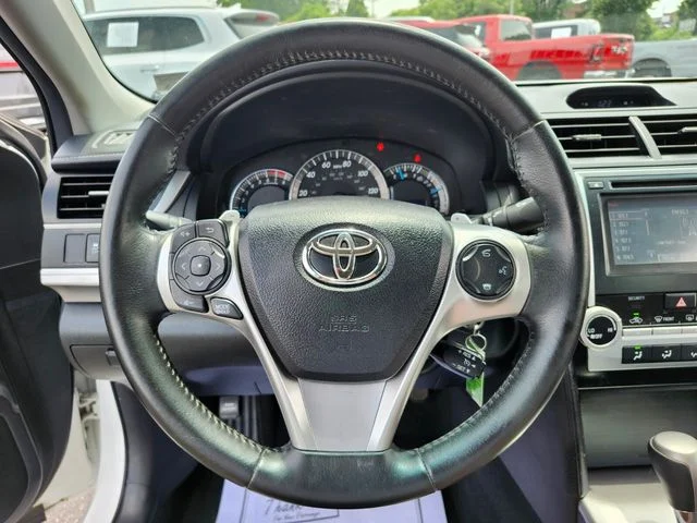 Used 2014 White Toyota SE image 32