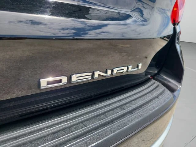 Used 2024 Onyx Black GMC Denali image 33