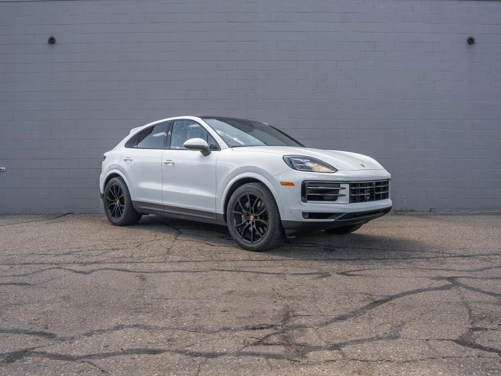 Used 2025 White Porsche Base image 9