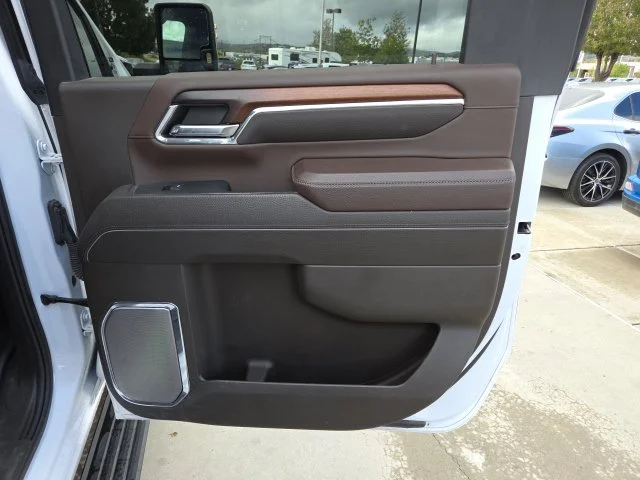 Used 2024 White GMC Denali image 21