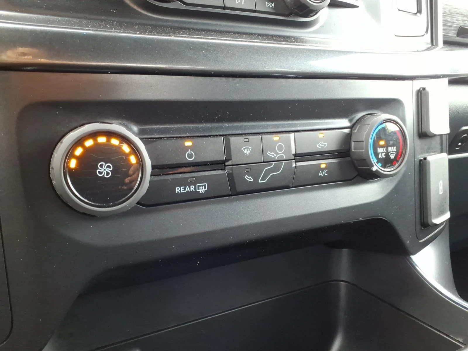 Used 2021 Agate Black Metallic Ford XL image 24
