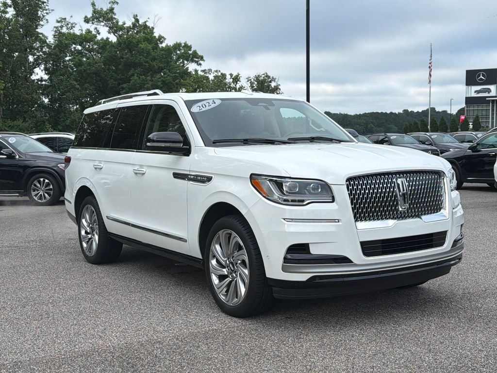 2024 Lincoln Navigator Reserve 4WD's photo