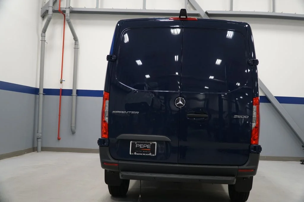 New 2026  Mercedes-Benz Cargo 144 WB image 5