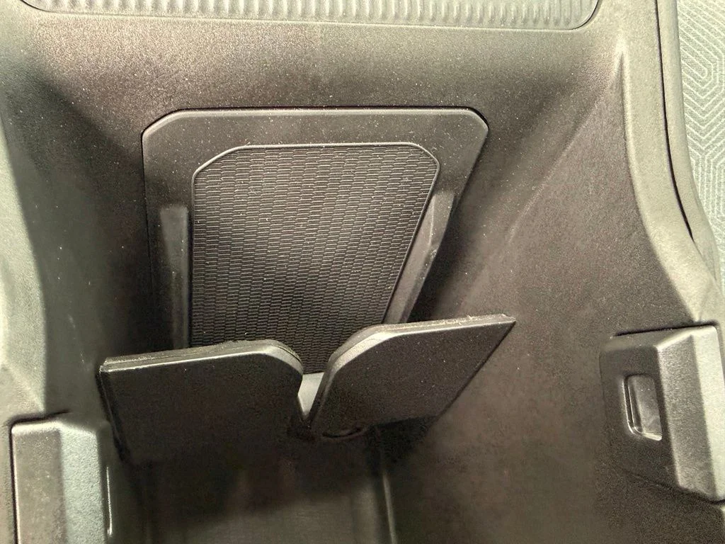 New 2026 Sting-Gray Clearcoat Jeep Laredo image 17