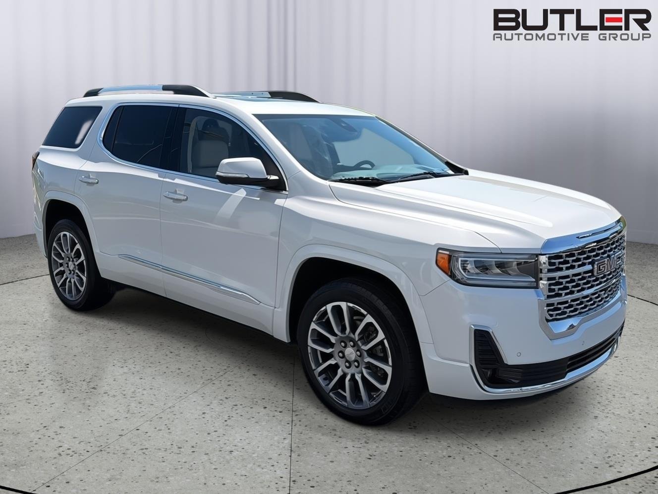 Used 2023 White Frost Tricoat GMC Denali image 8