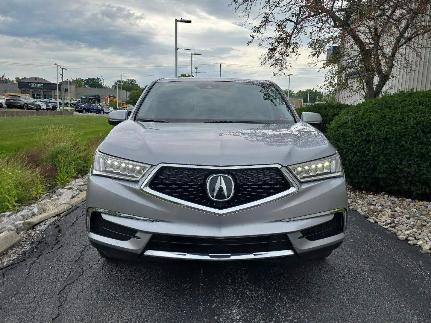 Certified Used 2019 Lunar Silver Metallic Acura SH-AWD image 2