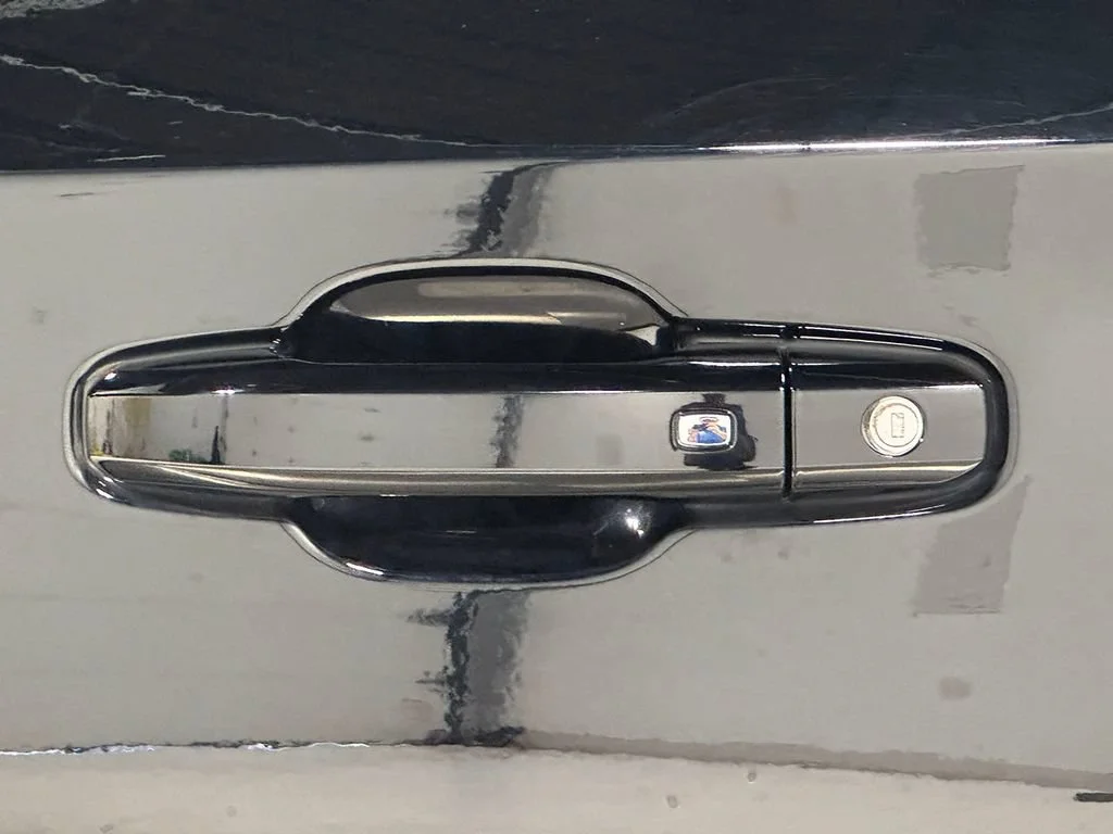 Used 2023 BLACK Chevrolet RST image 18