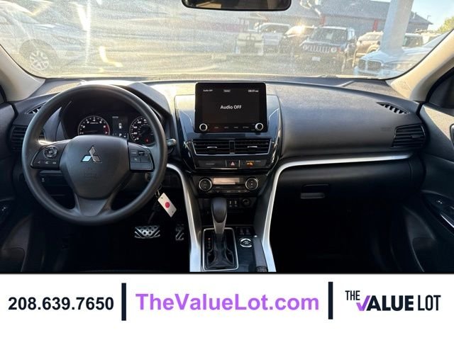 Used 2022  Mitsubishi LE image 15