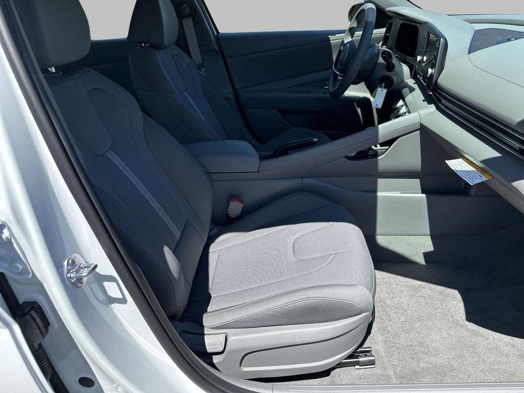 New 2026 Serenity White Hyundai SE image 24
