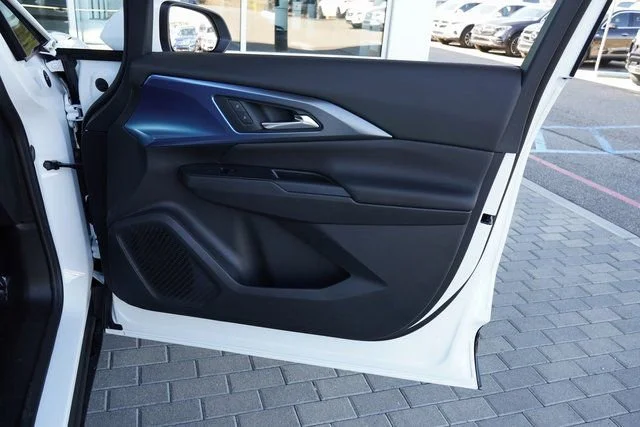 2025 Chevrolet Equinox EV LT - Photo 14