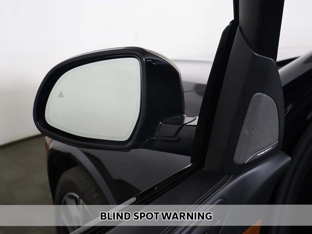 Used 2022 Black BMW M50i image 8