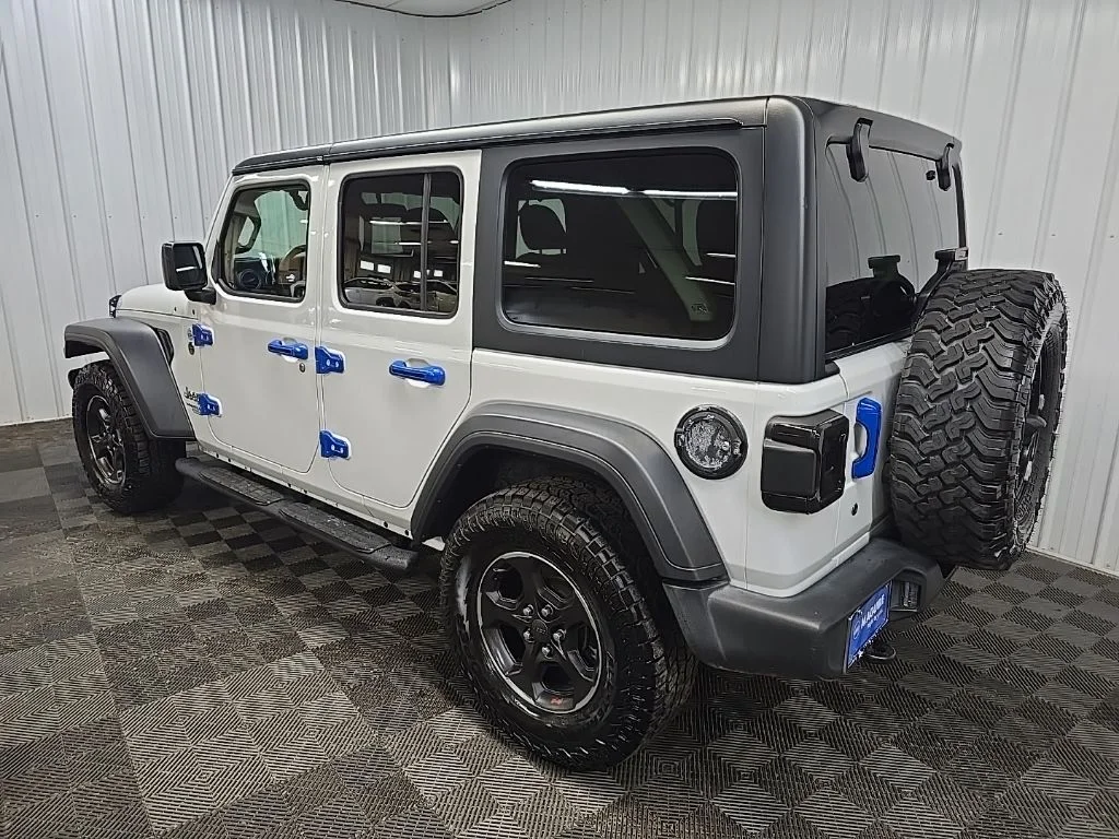 Used 2019 White Jeep Unlimited Sport S image 9