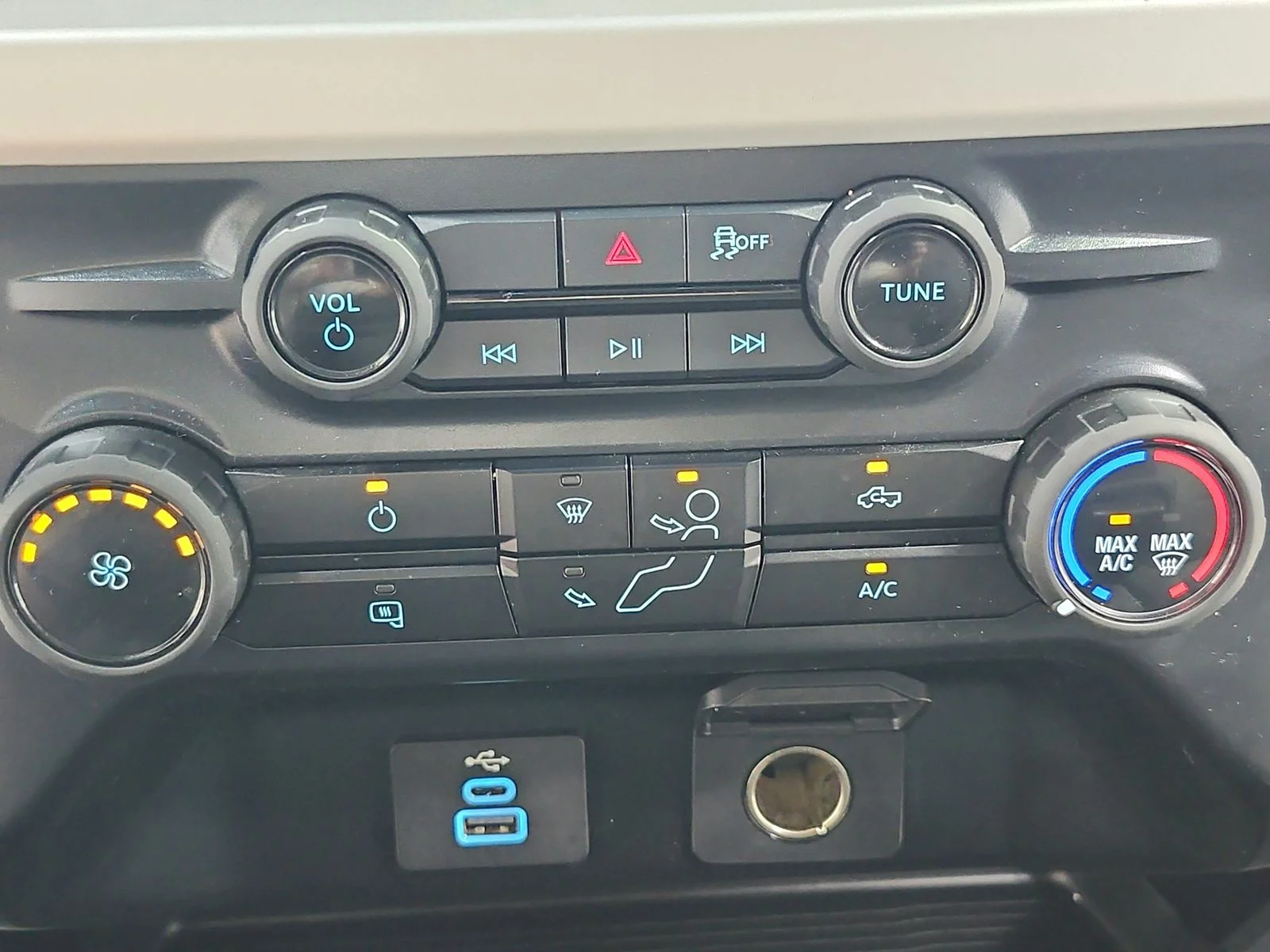 Used 2025 White Ford XLT image 32