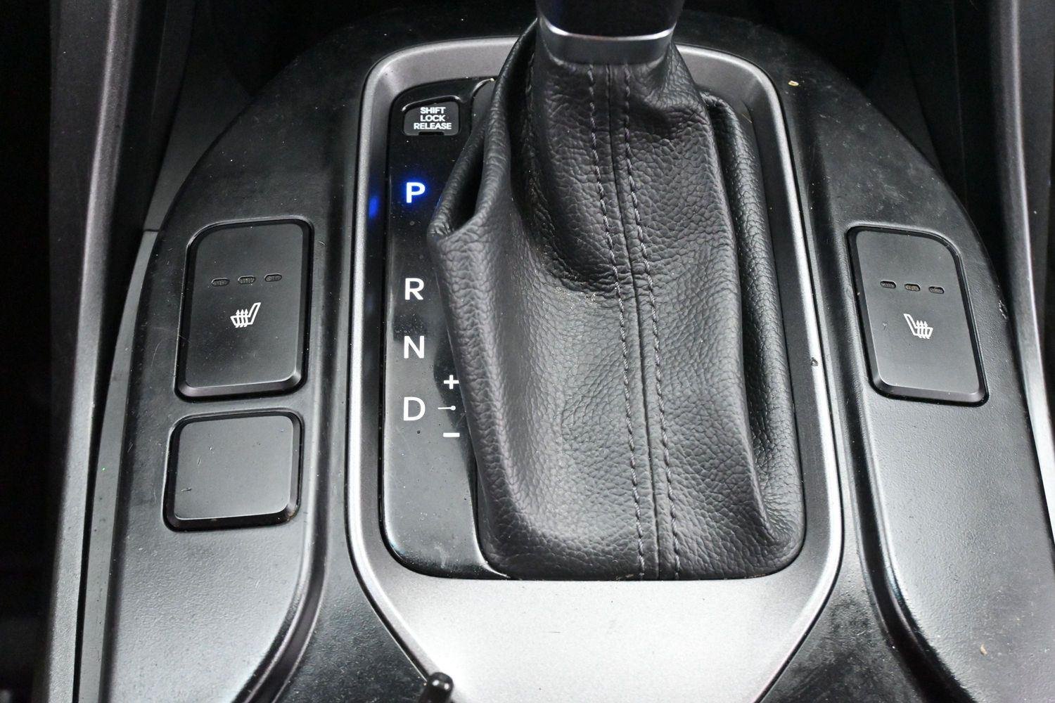 Used 2016 Twilight Black Hyundai FWD 4dr 2.4 image 28
